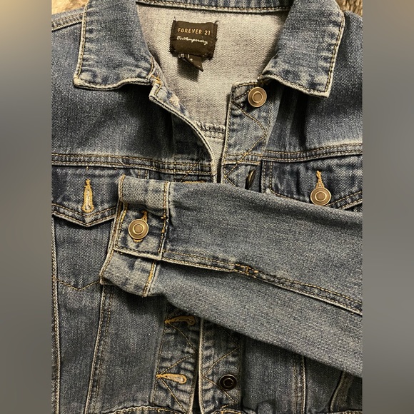 Forever 21, small , cropped Jean jacket - Picture 5 of 6
